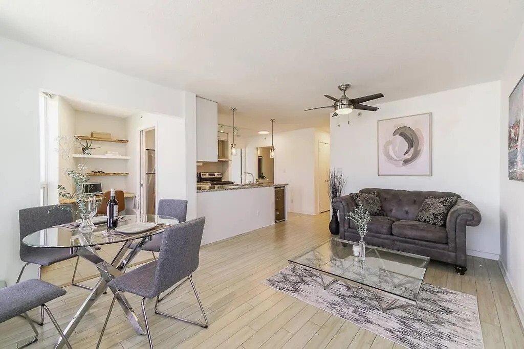 Gorgeous Water View Unit In Downtown Vancouver